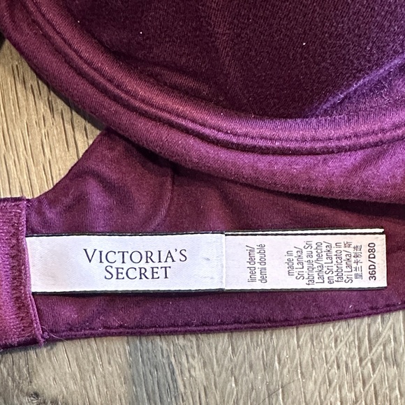 VS Bra - Picture 2 of 5